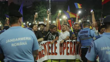 Jandarmeria Bucureşti mulţumeşte organizatorilor protestului din Piaţa Victoriei: 'Am reușit împreună să luăm cele mai bune măsuri pentru ca toți cei care au participat să fie în siguranță'