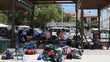 EXCLUSIV ONLINE // MAE, noi precizări despre românii blocați în Grecia: Incendiul din insula Samothraki este sub control / Turistă româncă: Miercuri ar trebui să vină prima navă care să preia o parte din oameni și mașini