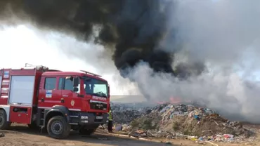 Incendiu puternic la groapa de gunoi din Caracal: Terenul s-ar afla lângă casa lui Gheorghe Dincă / Precizările Gărzii de Mediu (FOTO, VIDEO)