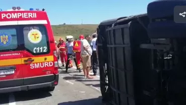 PLAN ROȘU  de intervenție în Dolj! Un microbuz plin cu PERSOANE s-a răsturnat. BILANȚUL VICTIMELOR (FOTO, VIDEO)