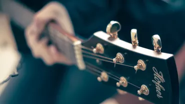 Invitație pentru TOȚI ROMÂNII: Votează cântecul pe care-l vrei în prima Carte de Cântece a UE