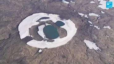 Islanda comemorează primul ghețar dispărut din cauza schimbărilor climatice. De la 16 kilometri pătrați în 1890, formațiunea ajunsese la 700 de metri pătrați în 2012 (VIDEO)