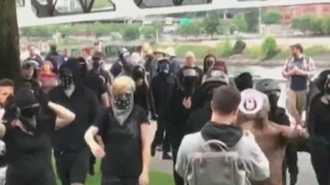 Violențe extreme în SUA, între fasciști și Antifa: Orașul Portland, o adevărată scenă de război, între extrema dreaptă și stânga radicală (VIDEO)