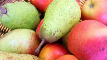 Noi scumpiri în România: Prețurile la mere și la pere ar putea crește cu 20%, pe fondul scăderii producției