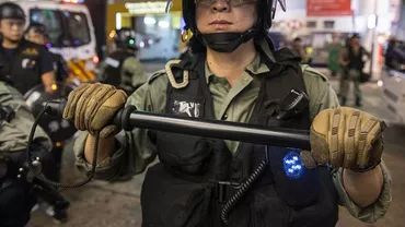China a răpit un membru al echipei diplomatice britanice din Hong Kong.'E o problemă pur internă a Chinei'
