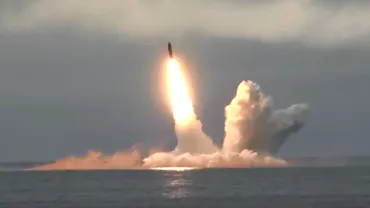 Rusia a lansat două rachete balistice pentru a le verifica 'proprietăţile tehnice'. Ce capacitate de distrugere au (VIDEO)