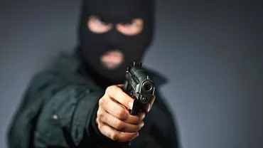 Jaf ca-n filme, în amiaza mare, în Sectorul 2: Hoții au intrat într-o casă de amanet, au imobilizat personalul și au fugit cu toți banii