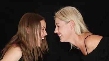 CELE MAI TARI BANCURI CU BLONDE: Moartea mamei