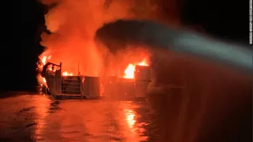 UPDATE // Cel puțin 30 de persoane sunt date dispărute la bordul unei ambarcaţiuni care s-a scufundat în urma unui incendiu. Reacția Pazei de Coastă (FOTO)