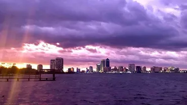 FLACĂRA VIOLET a lovit America: Fenomenele UIMITOARE declanșate de uraganul Dorian (FOTO, VIDEO)