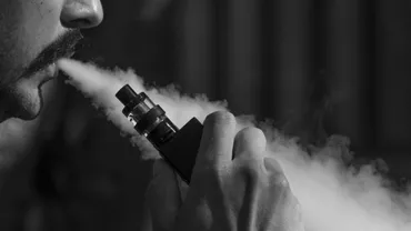 Țigările electronice, un PERICOL MAJOR pentru sănătate: Numărul cazurilor de boli pulmonare severe asociate cu utilizarea acestor dispozitive a crescut în SUA