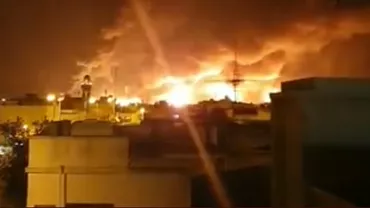 Producţia de petrol a Arabiei Saudite, înjumătăţită peste noapte de atacurile cu drone de sâmbătă. Posibilele consecinţe asupra preţului petrolului (VIDEO)