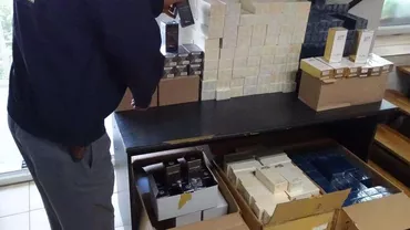Doi bărbați au fost prinși cu marfă contrafăcută în valoare de 365.000 de lei