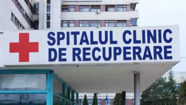 REVOLTĂTOR! O femeie A MURIT în fața unui spital din Iași în timp ce medicii 'verificau' documentația