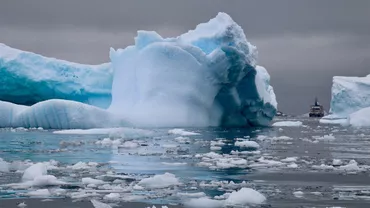 APOCALIPTIC: Un AISBERG de dimensiunea oraşului Sydney s-a desprins din Antarctica! ALERTĂ în comunitatea științifică (FOTO)