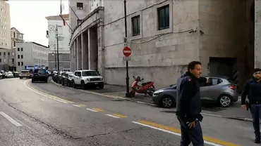 Schimb de focuri într-o secție de poliție din Trieste: Doi agenți au fost uciși. Cine sunt atacatorii