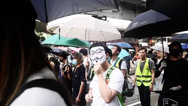 Ca în România în 1989. Demonstranţii răniţi din Hong Kong sunt arestaţi pe paturile din spitale. Mărturiile unei doctorițe (VIDEO)