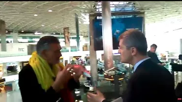 Liderul USR, confruntat de un ieșean pe tema guvernării. Dan Barna: „Eu nu vreau să intru numai la mișto, ca după să zicem că nu s-a putut să facem nimic” / Cetățeanul: „Noi, poporul, când o să contăm pentru dumneavoastră, politicienii?” (VIDEO)