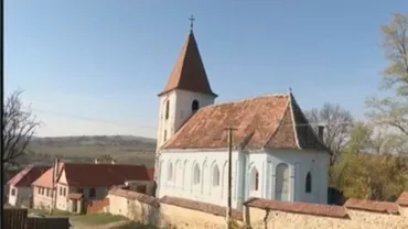 SCANDAL la o biserică din Sibiu. Ce a putut să facă preotul cu icoanele vechi de 200 de ani. Enoriașii sunt REVOLTAȚI (VIDEO)