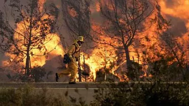 Iadul s-a dezlănțuit în California! Flăcările au ajuns în cartierele de lux! Arnold Schwarzenegger: 'Am evacuat casa azi noapte. Fugiți' (VIDEO)