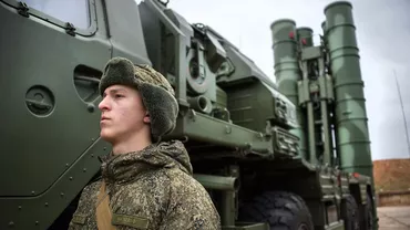 Ucraina anunţă retrageri masive de trupe de pe linia frontului în regiunea Lugansk