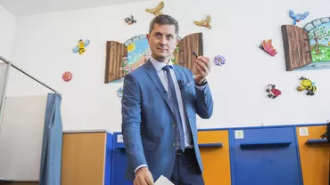 ALEGERI PREZIDENȚIALE 2019 // Dan Barna (USR), la ieșirea de la urne: 'Românii au înțeles care e miza alegerilor și avem garanția că generația de după 1989 se implică'