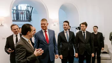ALEGERI PREZIDENȚIALE 2019 // Klaus Iohannis, la sediul PNL: 'Românii să consfințească faptul că țara se îndreaptă spre normalitate'