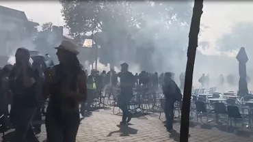 Un an de la debutul protestelor ”vestelor galbene”: Parisul este din nou scena manifestațiilor violente (VIDEO)