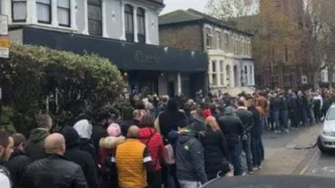 ALEGERI PREZIDENȚIALE 2019 | Cozi de sute de persoane la secțiile de votare din Stratford/Londra. Anunțul de ULTIM MOMENT al Ambasadei României în Marea Britanie (FOTO)