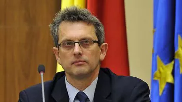 Economistul - șef al BNR avertizează: Promisiunile de creștere a pensiilor s-au făcut pe bani pe care statul nu îi are efectiv. AMÂNAREA este SINGURA soluție pentru controlul deficitului