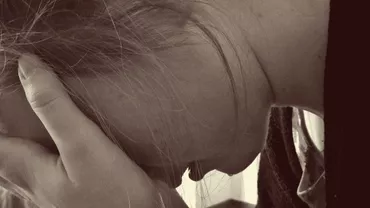 ȘOCANT: Două tinere, BĂTUTE CU BESTIALITATE ȘI DESFIGURATE pentru că au refuzat să FACĂ AMOR în AUTOBUZ cu un grup de huligani: ‘Mi se scurgea SÂNGELE PE FAȚĂ...’ (FOTO)