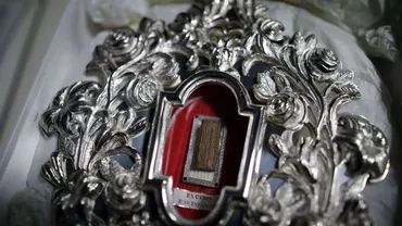 ISTORIC: Relicva din ieslea MÂNTUITORULUI, adusă de la Roma, a fost expusă la Ierusalim! (FOTO)