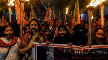 Unei femei i s-a dat foc pe drumul spre instanţa la care i se judeca plângerea de viol