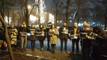 Scandalul din USR atinge noi dimensiuni. Mai mulți membri au organizat un protest mut la sediul central, joi seară, și își anunță prezența și vineri