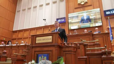 Iohannis: Revoluția a pus capăt unui lung șir de monstruozități. Avem datoria să onorăm jertfa supremă a eroilor care și-au dat viața atunci (VIDEO)