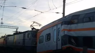 Două TRENURI s-au CIOCNIT FRONTAL în apropiere de Ploiești. Mai mulți CĂLĂTORI RĂNIȚI / La fața locului a fost trimisă și echipa CBRN a Unității Speciale de Intervenție în Situatii de Urgență (FOTO)