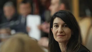 Violeta Alexandru, invitata lui Silviu Mănăstire, în emisiunea Dosar de Politician, duminică, de la ora 21:00. Ministrul Muncii va da detalii de ultimă oră despre pensii și salarii