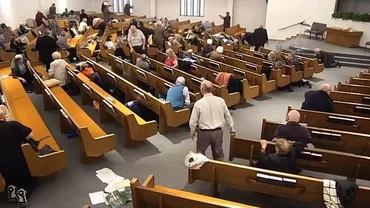 Momentul în care a fost împuşcat mortal atacatorul din biserica din Texas (VIDEO)