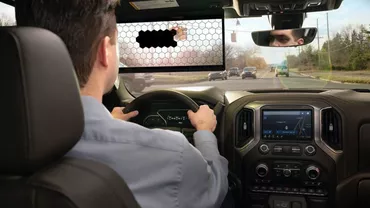 Bosch reinventează parasolarul auto cu Virtual Visor