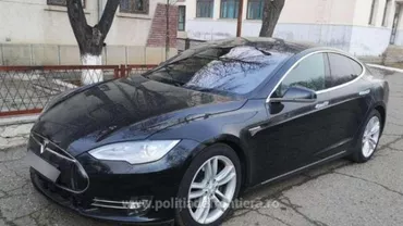 Un român a furat o mașină Tesla din Norvegia și a adus-o la Iași. Incredibil ce le-a spus polițiștilor care l-au prins cu autoturismuld e lux