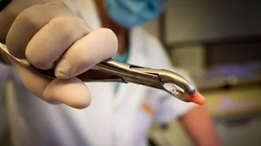 Noi detalii cutremurătoare în cazul falsului stomatolog din Baia Mare. „Este incredibil cum ne-a păcălit” (VIDEO)