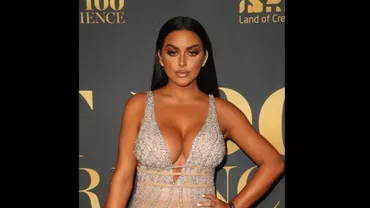Model celebru FOTOGRAFII INCENDIARE pe Instagram. Cât de sexy pozează focoasa brunetă? ÎNTRECE ORICE IMAGINAŢIE! (GALERIE FOTO)