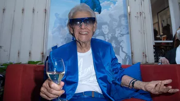 Michou, figură emblematică a nopților pariziene, a murit! Patronul celebrului cabaret avea 88 de ani (FOTO)