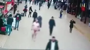 Scandal în Gara de Nord! un bărbat DEZBRĂCAT a luat la bătaie un jandarm (FOTO)