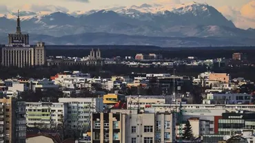Fenomen extrem de rar: București cu vedere către Munții Bucegi (FOTO)
