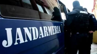 Autospecială a Jandarmeriei, implicată într-un accident soldat cu trei răniţi