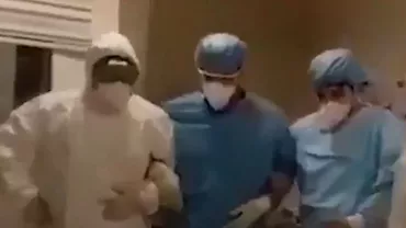 CORONAVIRUS | Personalul MEDICAL din Iran DANSEAZĂ pentru a crește moralul pacienților afectați de virus (VIDEO)