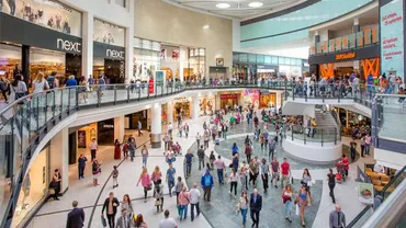 CORONAVIRUS. Se închid magazinele din mall-uri. Excepție fac farmaciile și supermarketurile