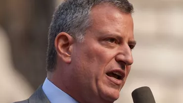 Primarul New York-ului, avertisment fără precedent: “Suntem la zece zile de o penurie generalizată de aparate de ventilaţie mecanică. Persoane care ar fi putut trăi vor muri”