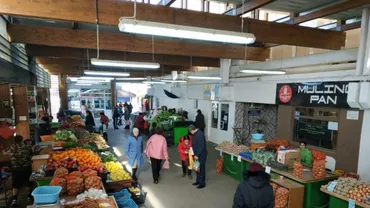 Piețele din România rămân deschise, 'astfel încât cumpărătorii pot să se aprovizioneze fără a parcurge distanțe mari, limitându-se riscul răspândirii Covid-19'